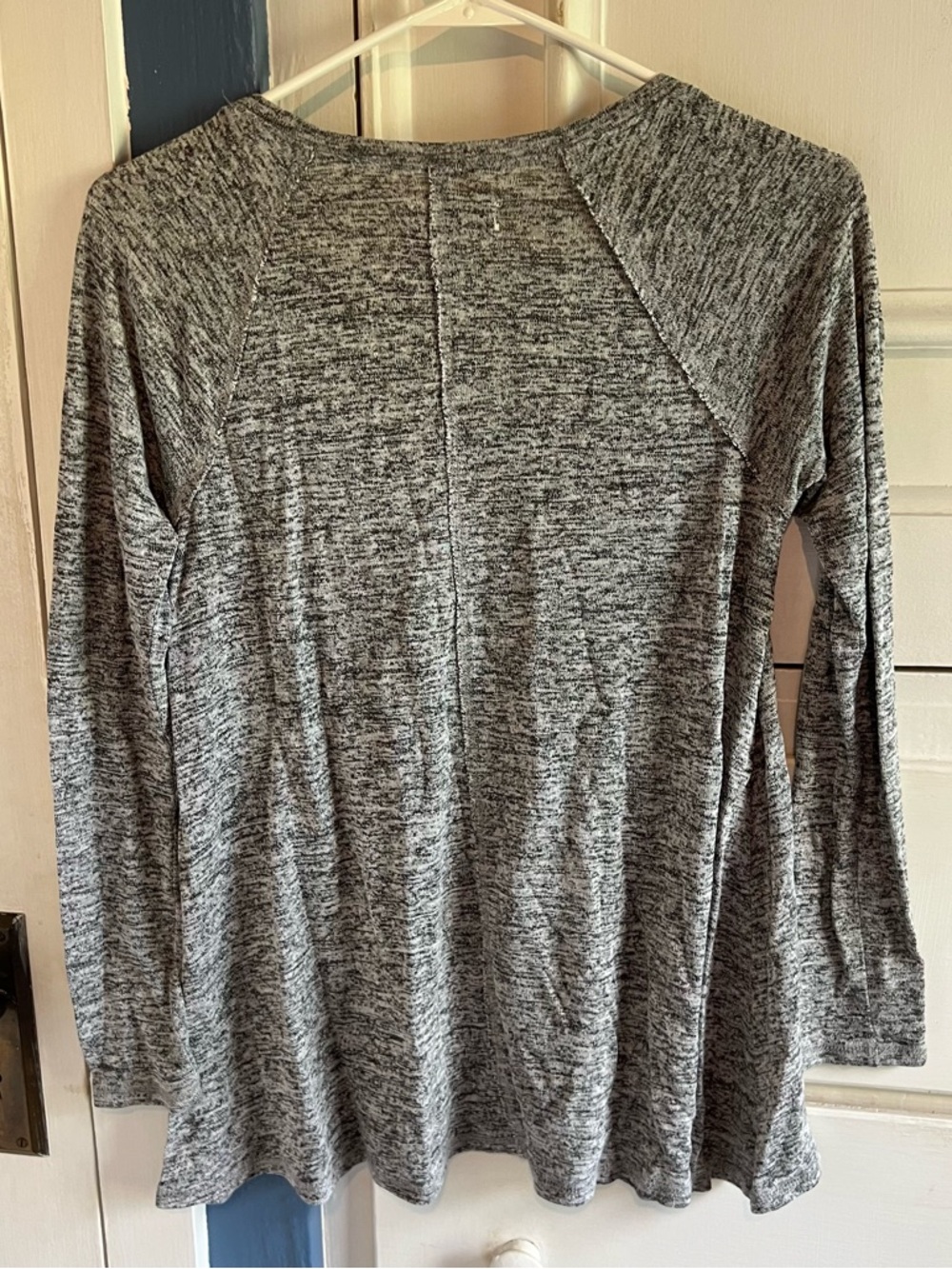 Vintage Hollister Marled Grey Long-Sleeve Scoop Neck Tee - Picture 7 of 7